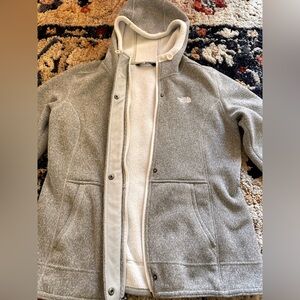 North Face Hooded Jacket Zip and Snap closure Size Medium